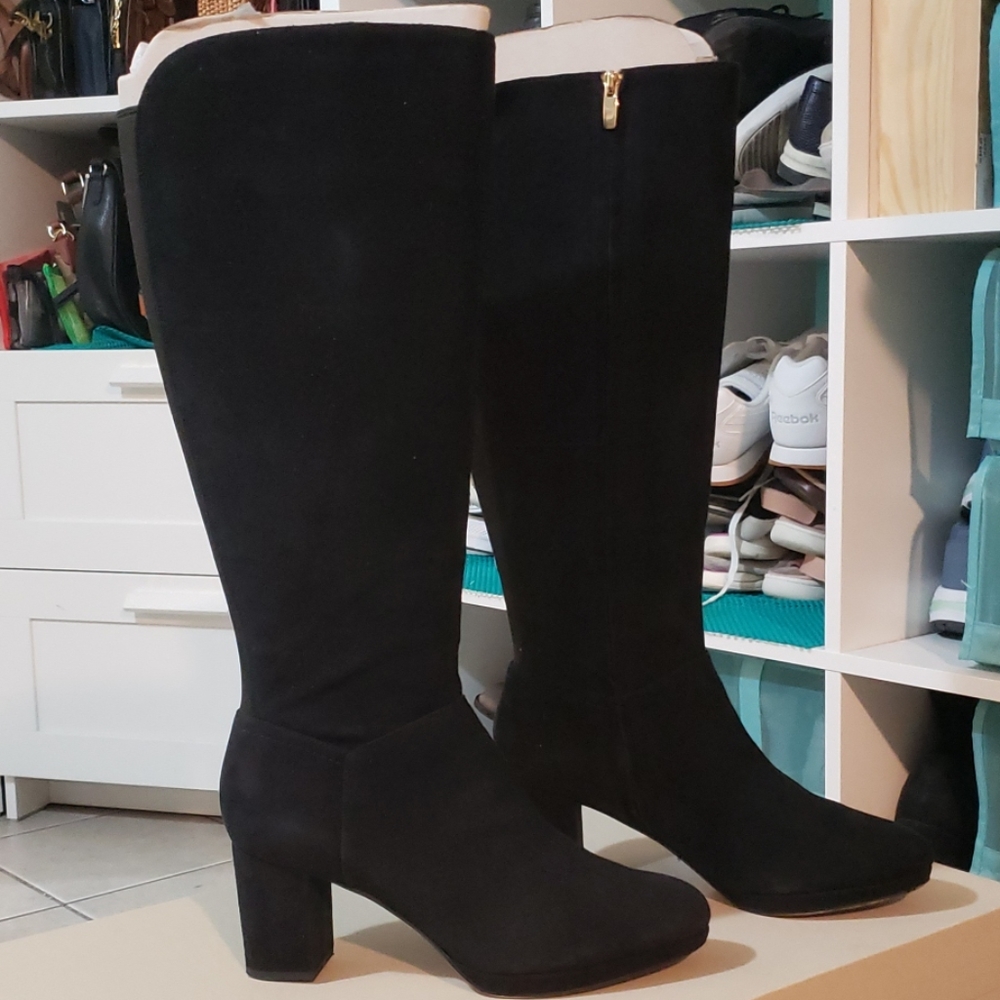 Clarks Kelda Pearl Tall Suede Boots (Sz 9.5)